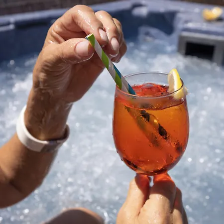 מלון Bernardino לוקה